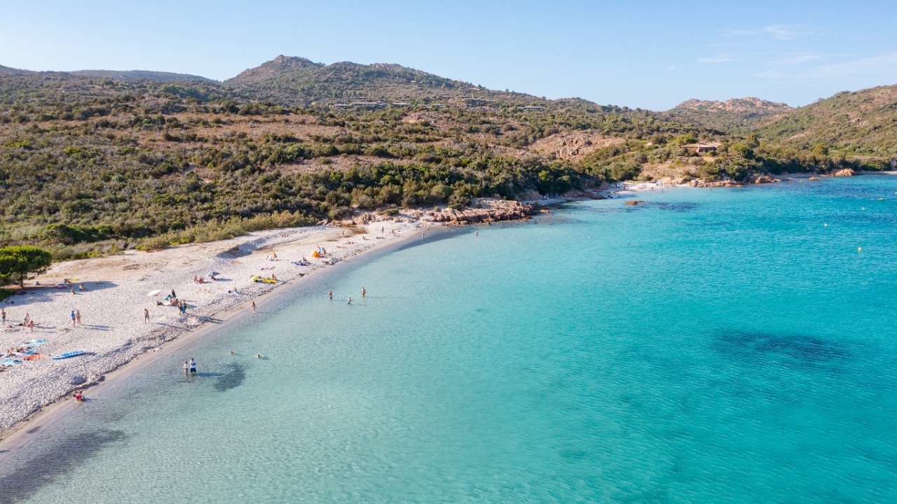 Serene view of Rondinara Beach